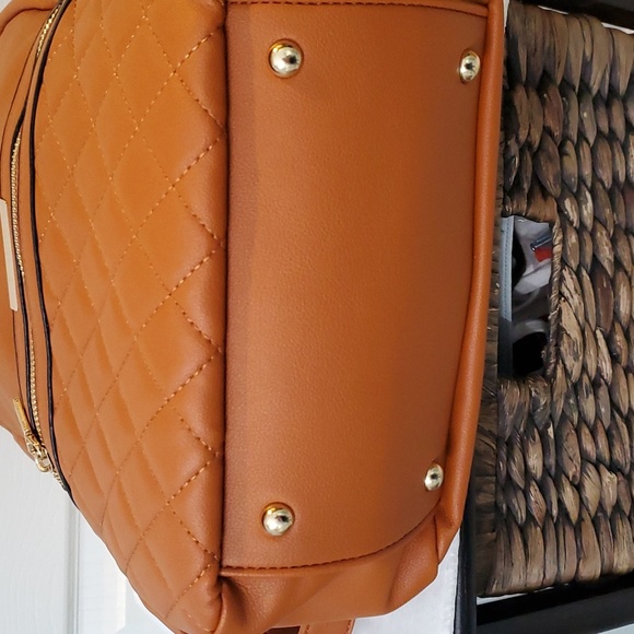 La Terre Woman's Backpack Purse NWT - Picture 5 of 6